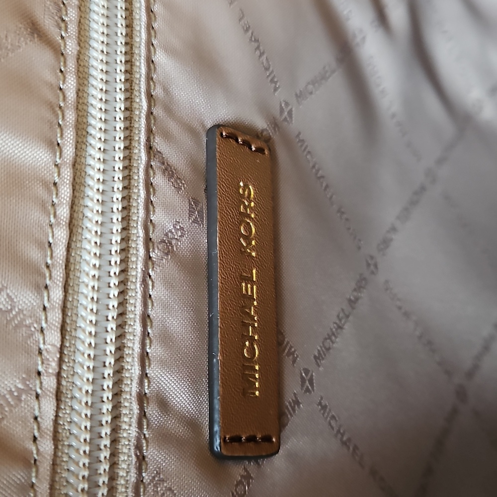 NWT $498 Michael Kors Jaycee Monogram Backpack Vanilla Tan Gold - Picture 9 of 10